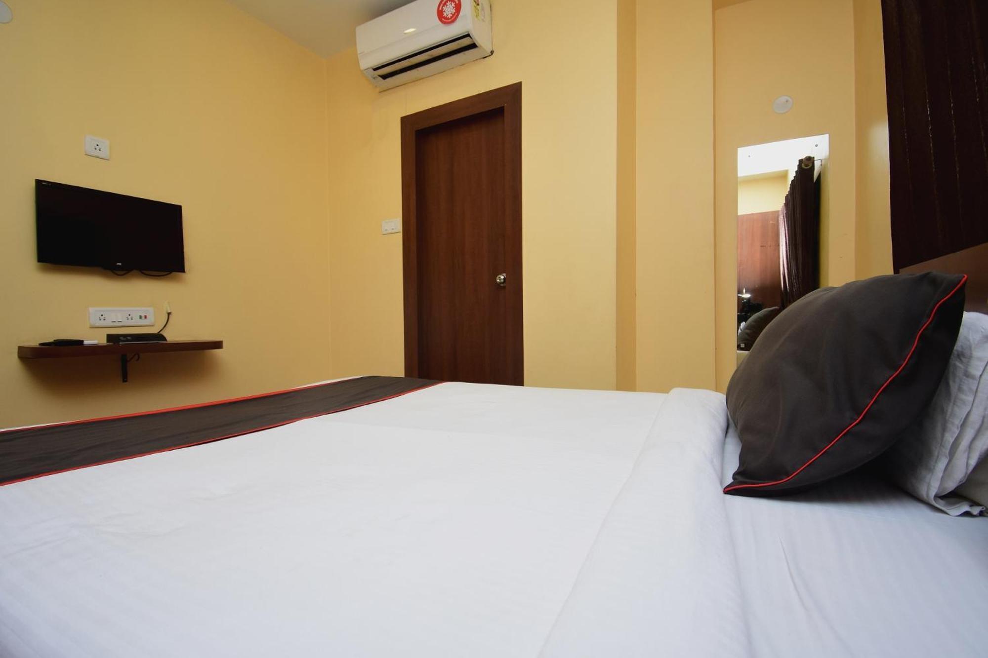 Готель Super Collection O Gokul Residency Near Emami City Dumdum Opposite Raja Palace Dam Dam Екстер'єр фото