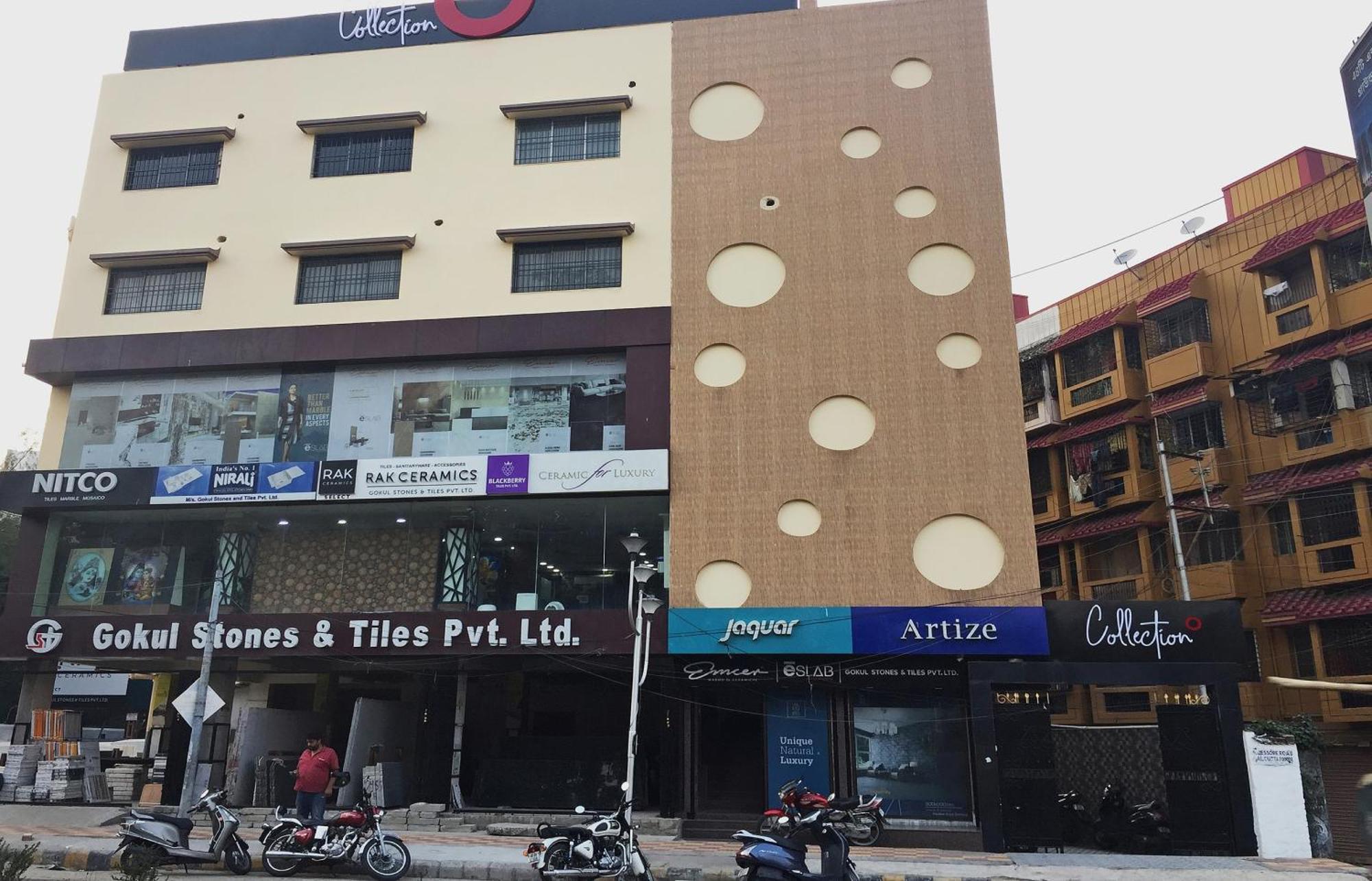 Готель Super Collection O Gokul Residency Near Emami City Dumdum Opposite Raja Palace Dam Dam Екстер'єр фото