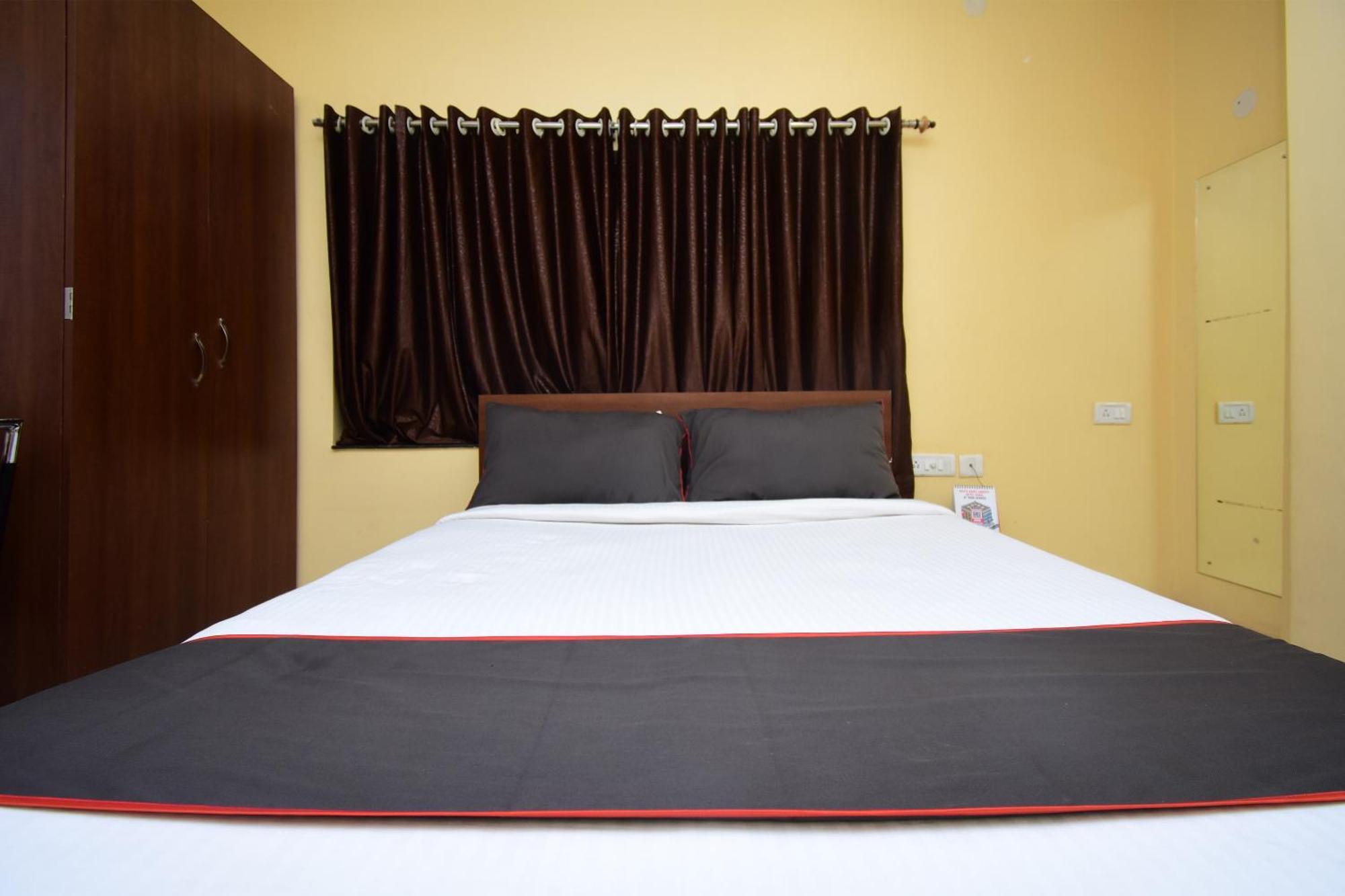 Готель Super Collection O Gokul Residency Near Emami City Dumdum Opposite Raja Palace Dam Dam Екстер'єр фото
