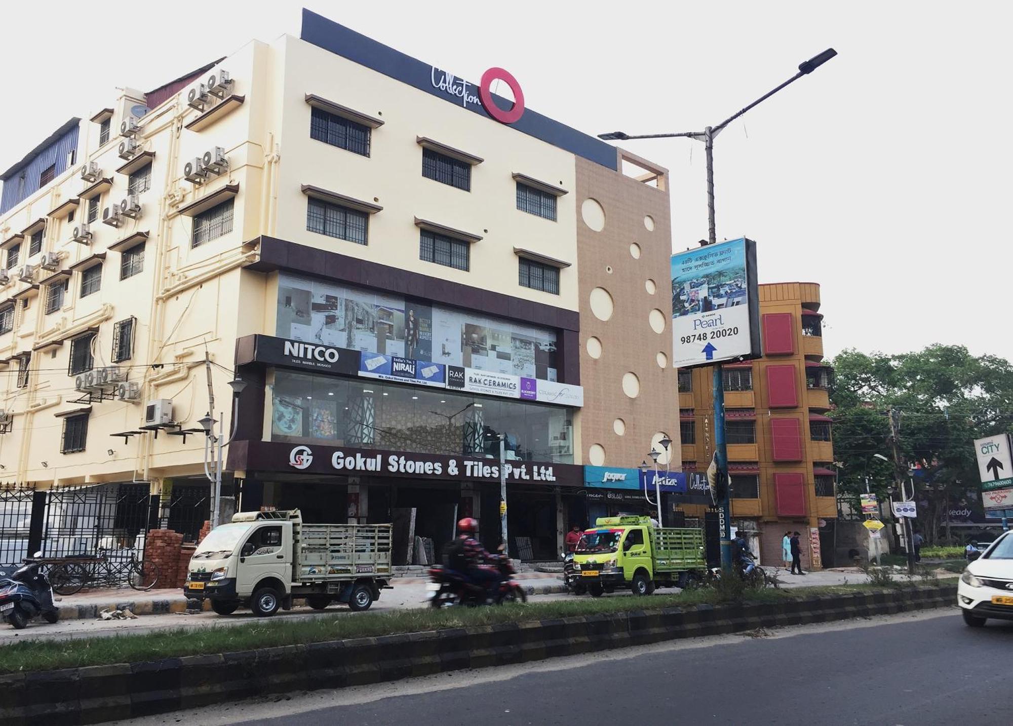 Готель Super Collection O Gokul Residency Near Emami City Dumdum Opposite Raja Palace Dam Dam Екстер'єр фото