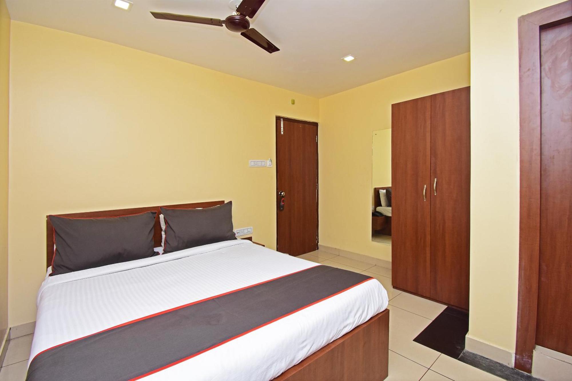 Готель Super Collection O Gokul Residency Near Emami City Dumdum Opposite Raja Palace Dam Dam Екстер'єр фото